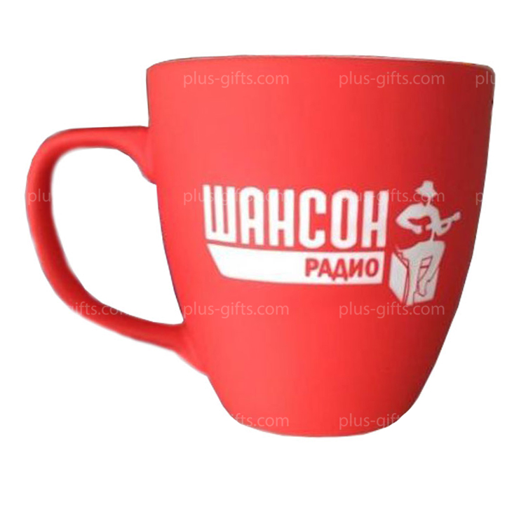 Mug with a rubberized coating and engraving